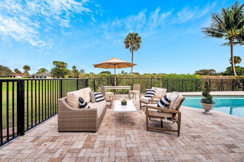 Palm Springs meets South Florida in this distinctive mid-century - photo 33