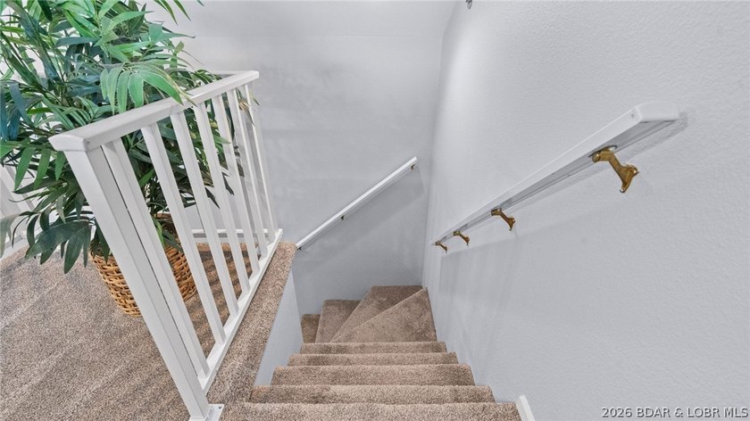 Welcome to this beautiful top-floor, turnkey condo in the heart - photo 36