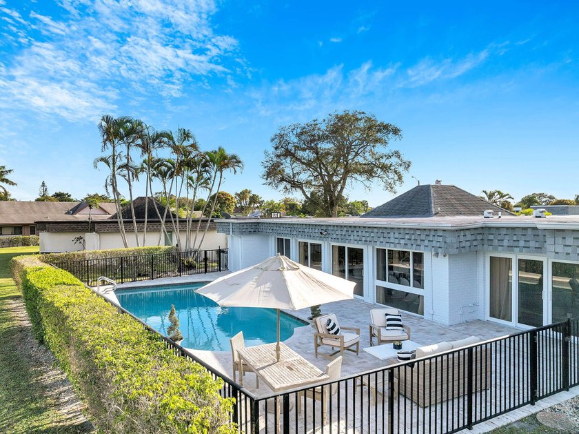 Palm Springs meets South Florida in this distinctive mid-century - photo 37