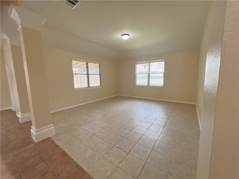 **Seller is offering a significant price reduction-don't miss - photo 10