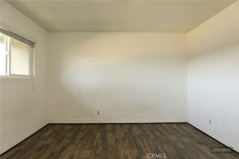 Welcome to Midtown Village! This 3-bedroom, 1.5-bath PUD offers - photo 14