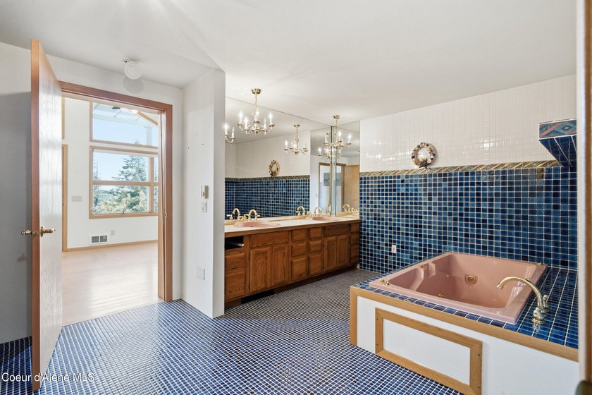 First time ever offered to the market! Situated on 11.23 private - photo 20