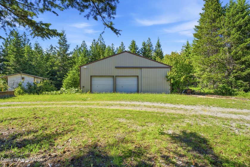 First time ever offered to the market! Situated on 11.23 private - photo 29