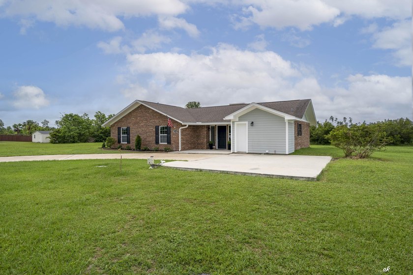 Welcome to 12302 Country Club Drive in the desirable Sandy Creek - photo 29