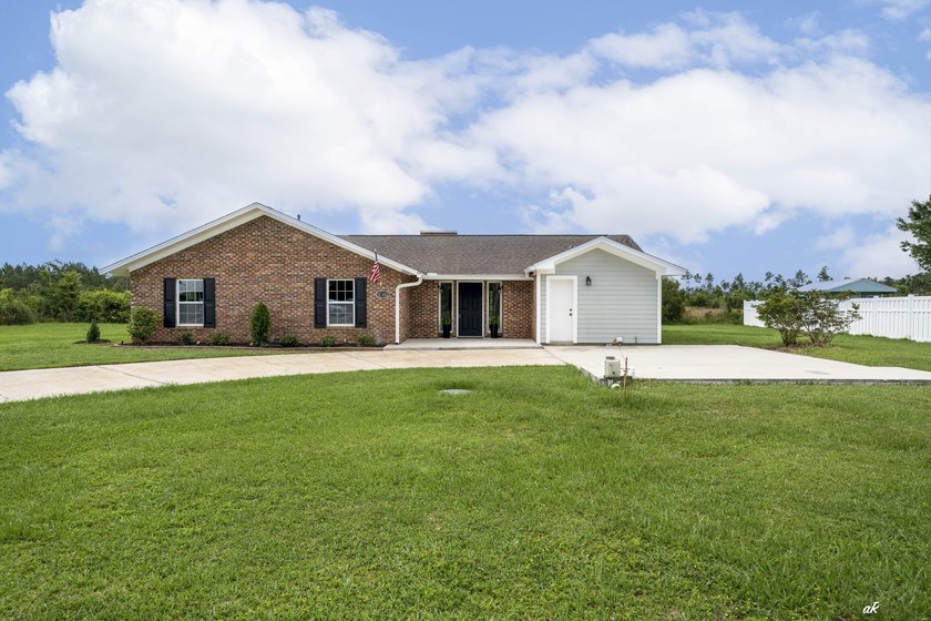 Welcome to 12302 Country Club Drive in the desirable Sandy Creek - photo 30