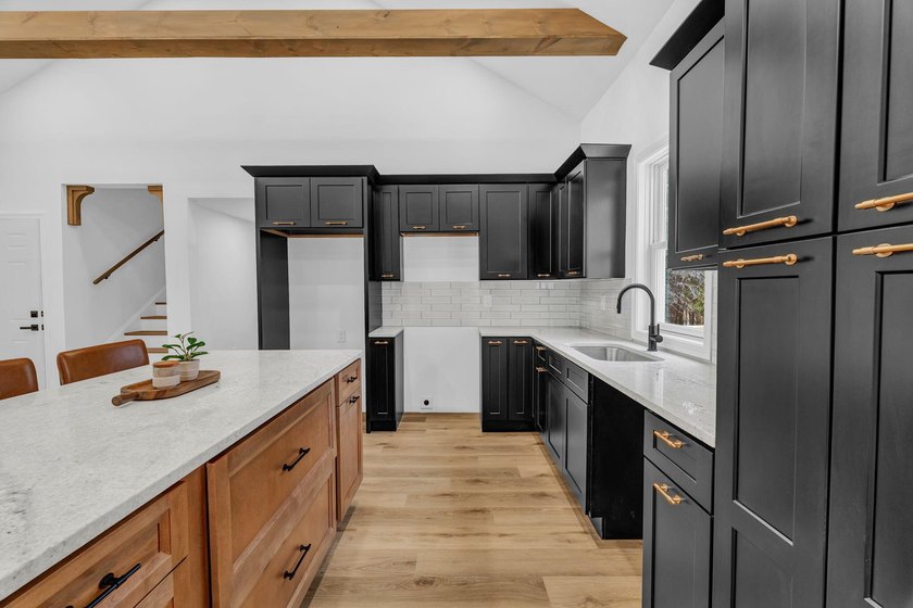 Fully renovated and move-in ready, this stylish yet cozy home - photo 5