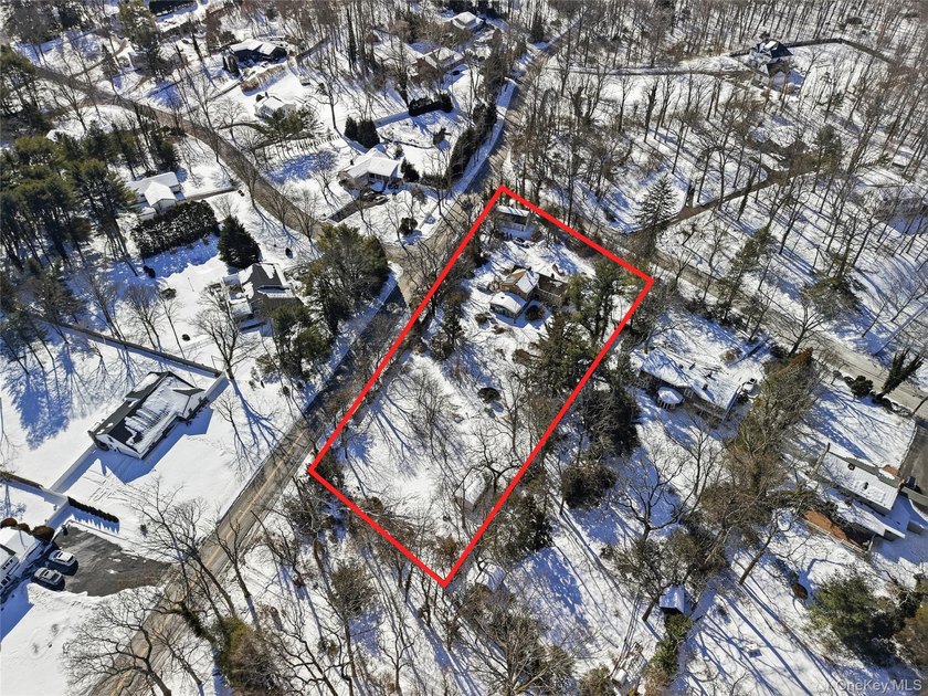 Rare opportunity in Old Chester Hills! Set on a flat, private 1 - photo 8