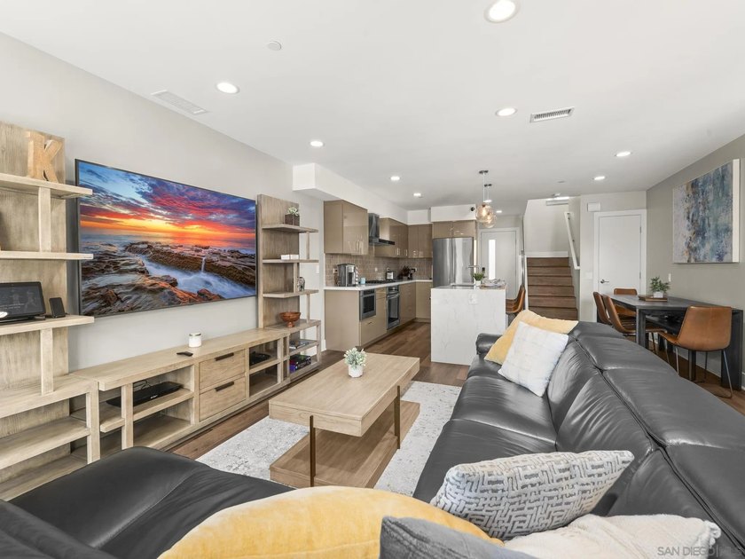 Experience modern coastal elegance in the heart of Point Loma - photo 11