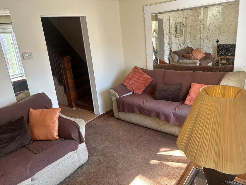 Great location minutes to Flushing Mainstreet Cozy 3 bedrooms - photo 4
