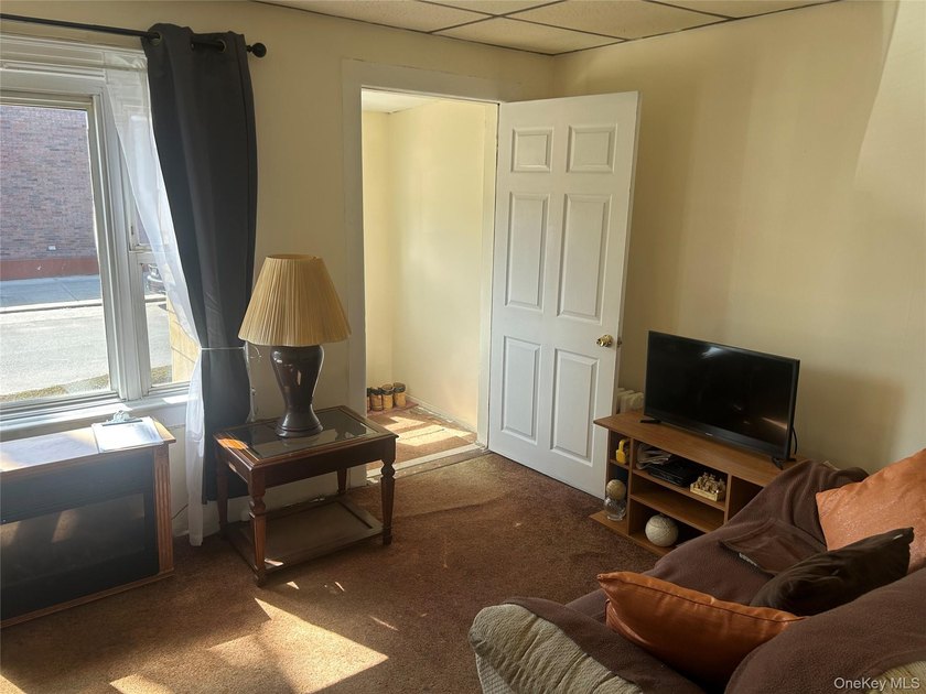 Great location minutes to Flushing Mainstreet Cozy 3 bedrooms - photo 5