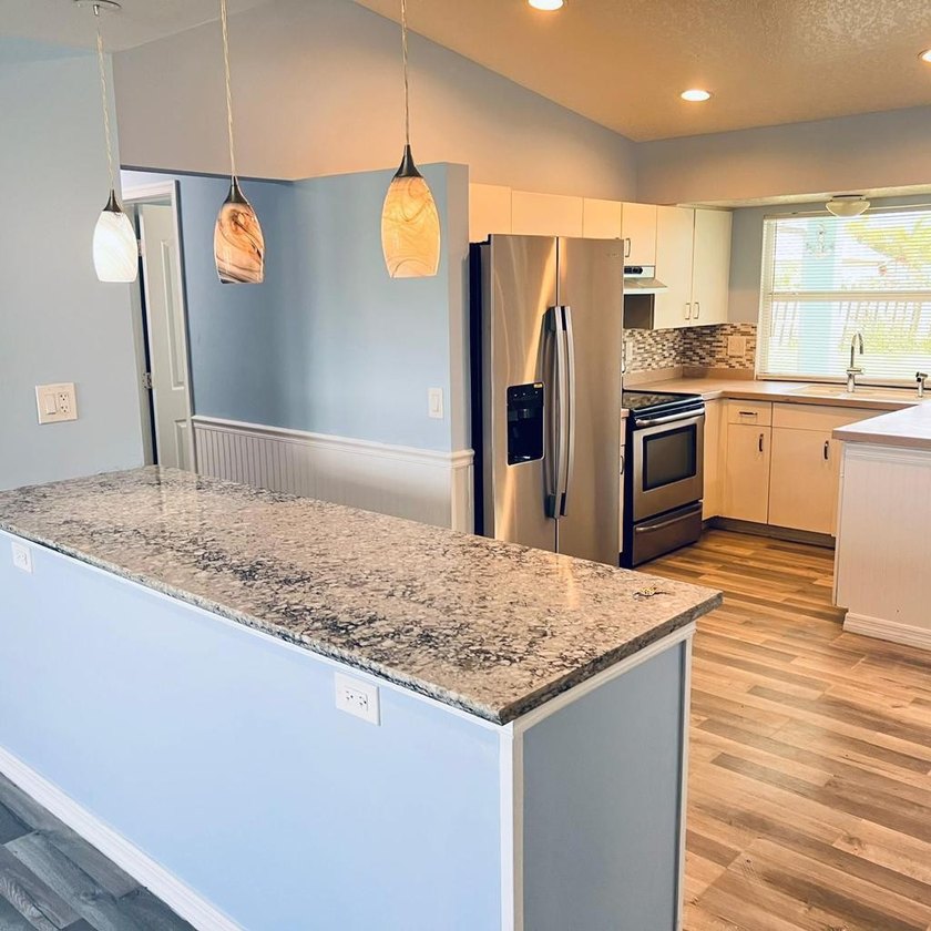 Don't mis out the opportunity to own this rare gem of 4 beds 2 - photo 6