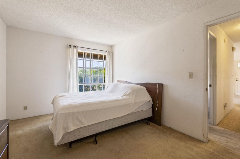 Two bedroom 1.5 bath second floor condo priced to sell in very - photo 17