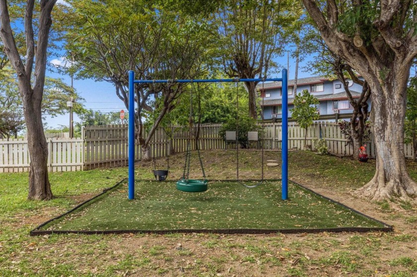 Two bedroom 1.5 bath second floor condo priced to sell in very - photo 38