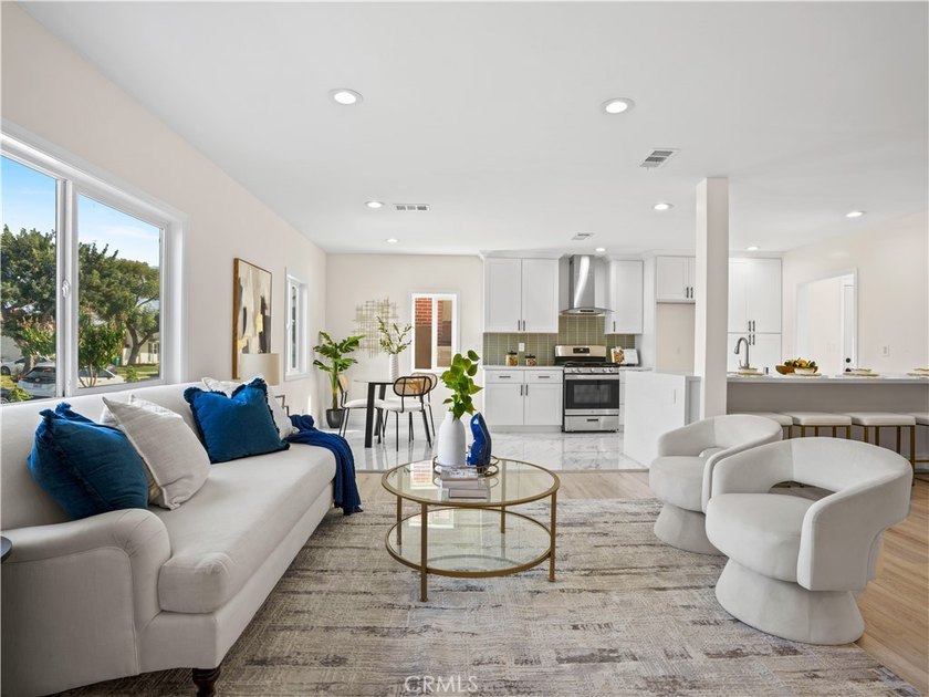 Welcome to your light-filled retreat in one of Long Beach's most - photo 6