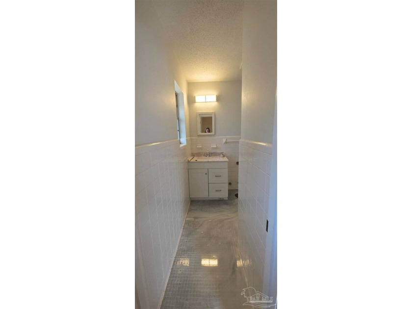 3 bedroom 2 bath house with 1 bed/1 bath apartment. New Roof - photo 14