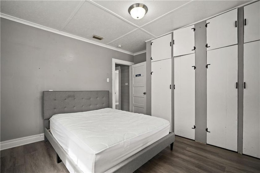 INVESTMENT OPPORTUNITY IN THE HEART OF MOBILE! This previously - photo 15