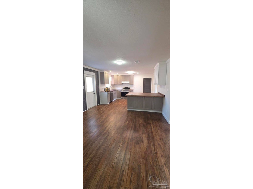 3 bedroom 2 bath house with 1 bed/1 bath apartment. New Roof - photo 17