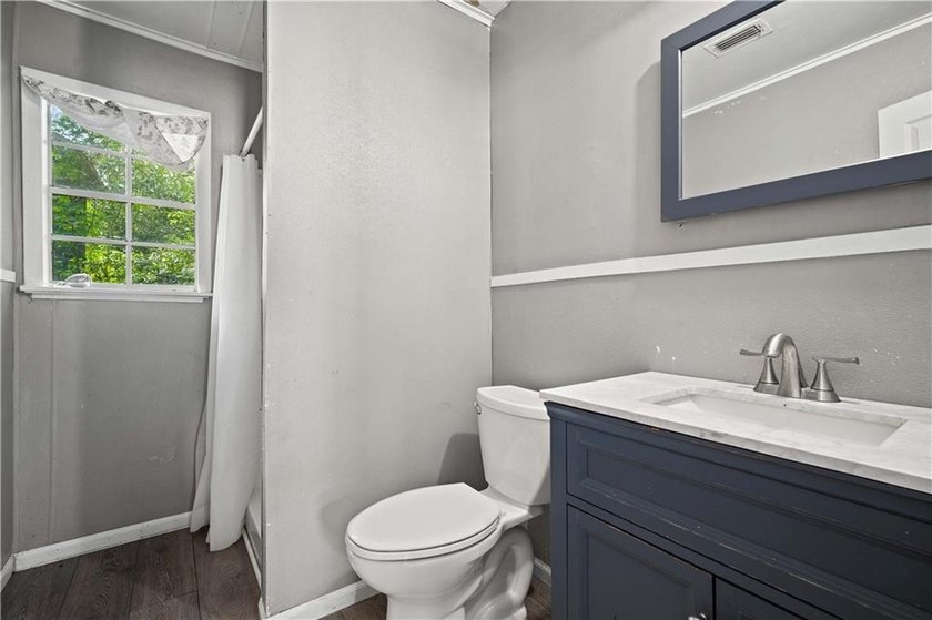 INVESTMENT OPPORTUNITY IN THE HEART OF MOBILE! This previously - photo 19