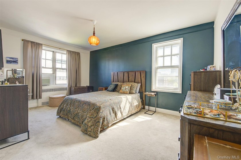 Welcome to this stunning Top-Floor 2-Bedroom, 2-Bath in an - photo 19