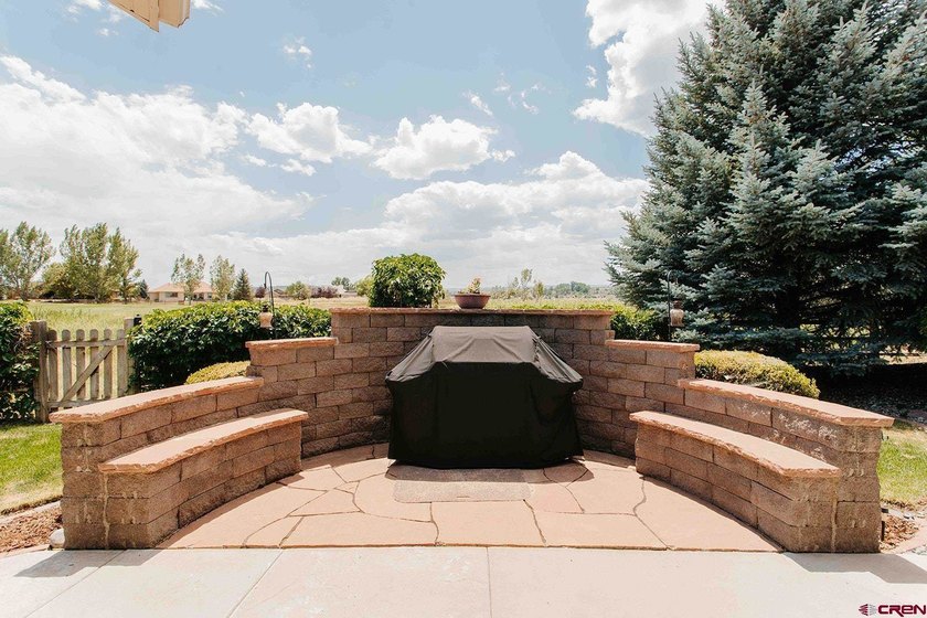 Welcome home to this beautifully updated ranch-style retreat in - photo 38