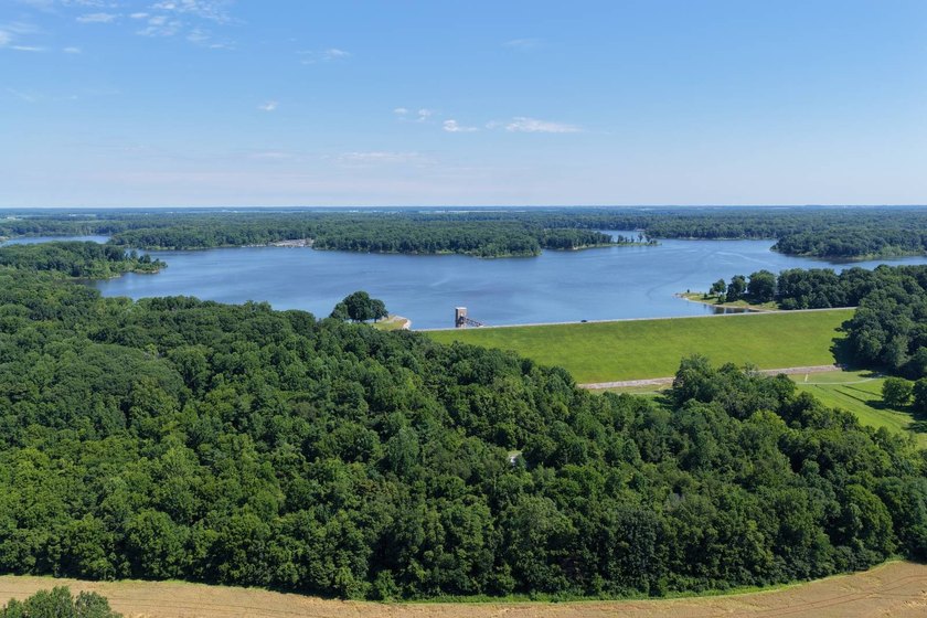 Located at 8891 E 390 S, Carbon, IN 47837, this exceptional - photo 5