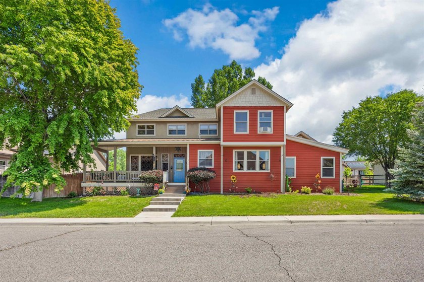 Welcome to your dream home in the highly sought-after Stoney - photo 2