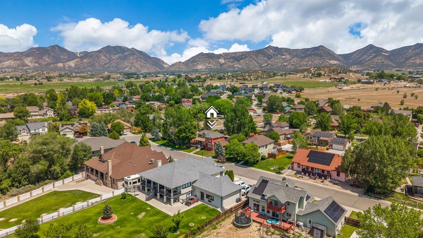 Welcome to your dream home in the highly sought-after Stoney - photo 6