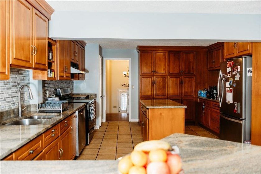 Well maintained home in a very desirable location. Main level - photo 15