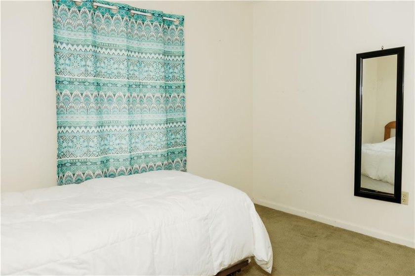 Well maintained home in a very desirable location. Main level - photo 20