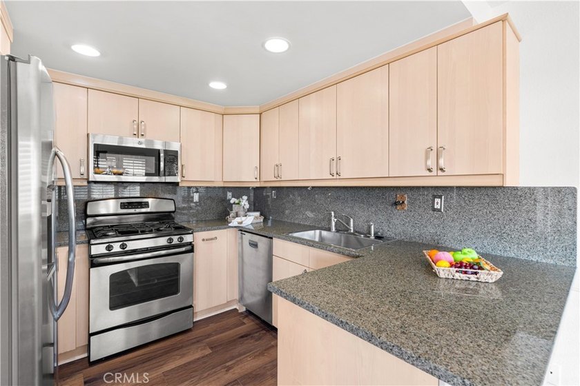 106 N Western 205 - photo 3