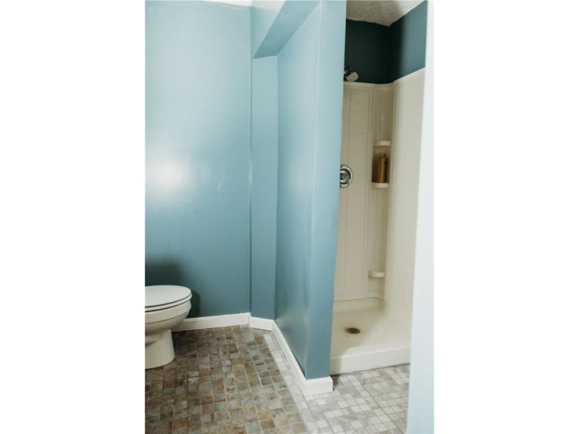 Well maintained home in a very desirable location. Main level - photo 23