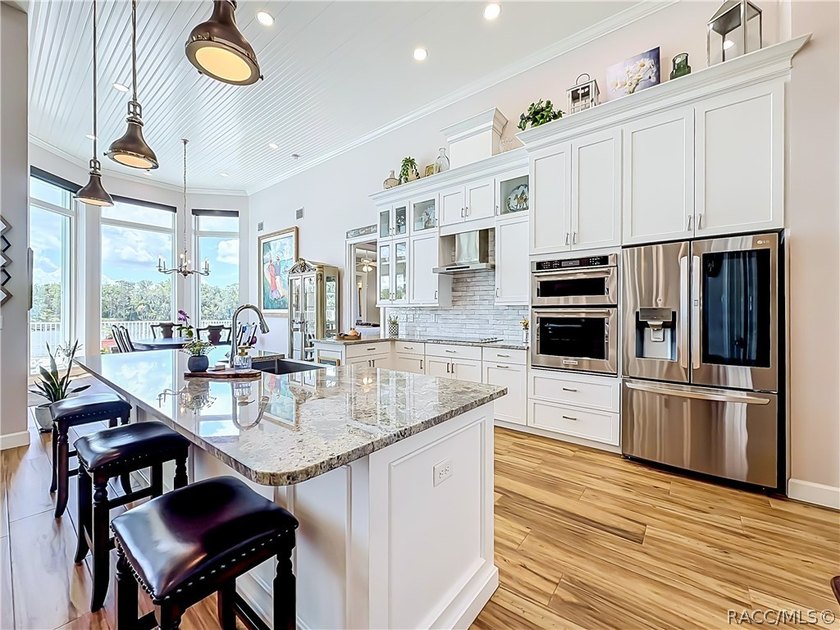 Welcome to waterfront living on one of Crystal River's most - photo 19