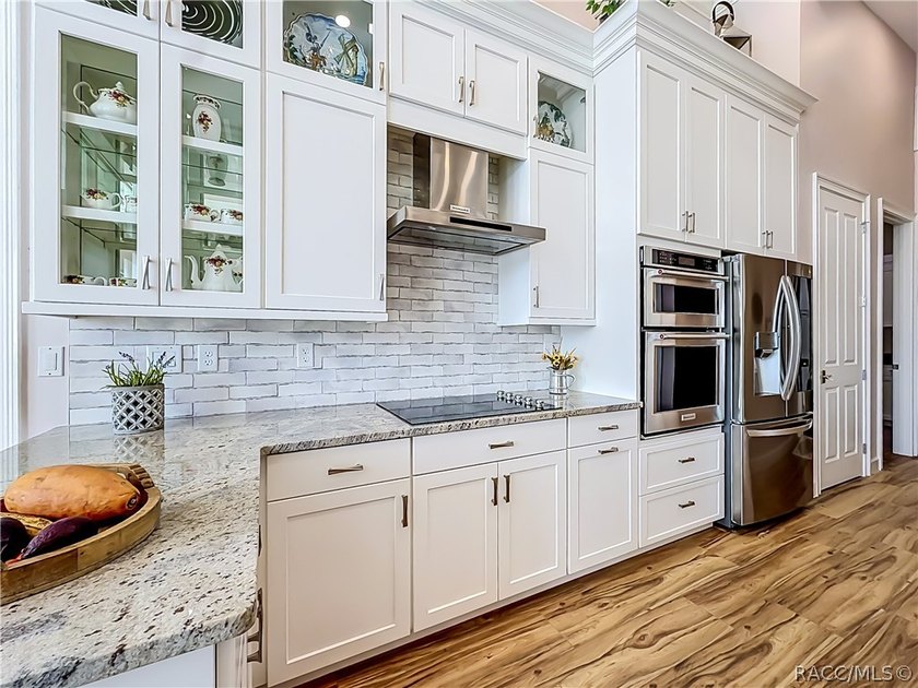 Welcome to waterfront living on one of Crystal River's most - photo 21