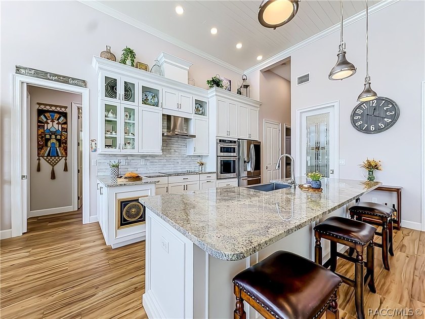 Welcome to waterfront living on one of Crystal River's most - photo 23