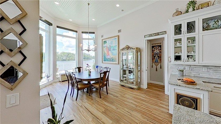Welcome to waterfront living on one of Crystal River's most - photo 27