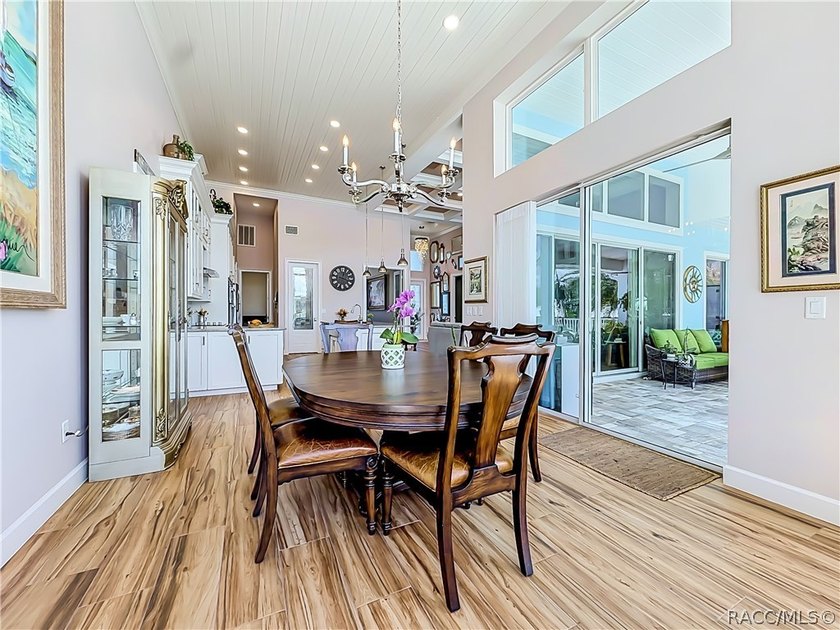 Welcome to waterfront living on one of Crystal River's most - photo 29