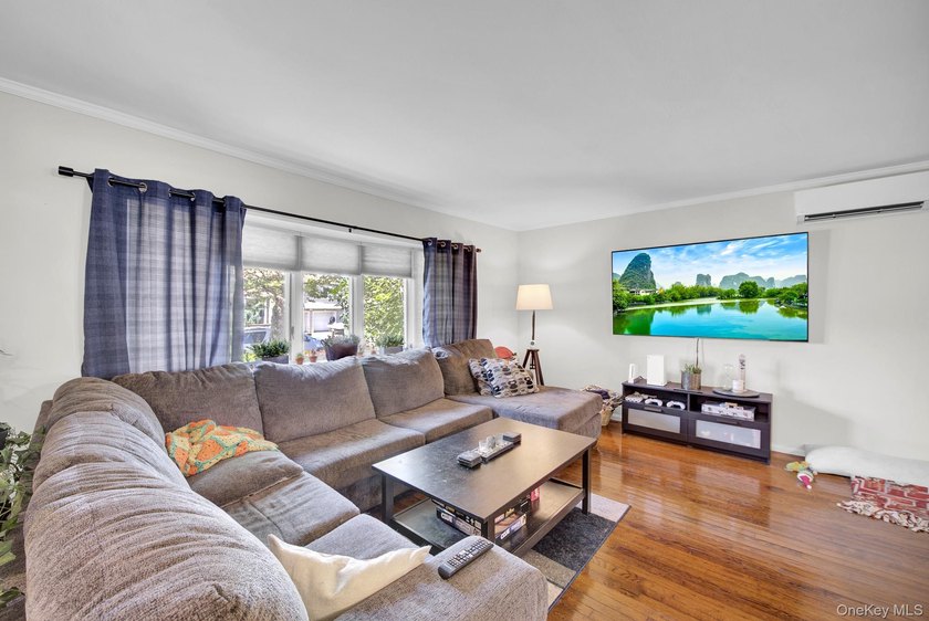 Welcome to this beautifully maintained home nestled in the heart - photo 13