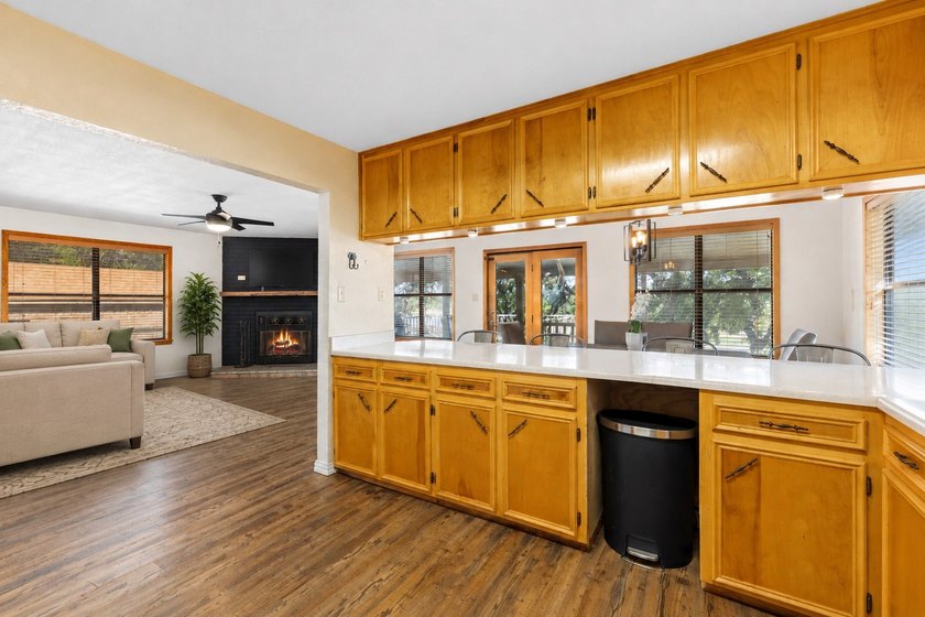 Highly desirable lakefront home on Mintons Draw at Lake - photo 17