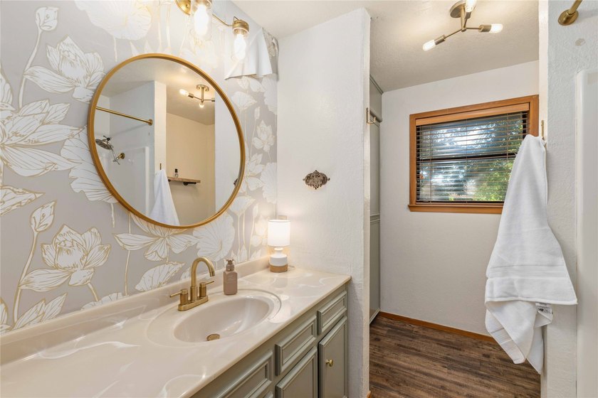 Highly desirable lakefront home on Mintons Draw at Lake - photo 23