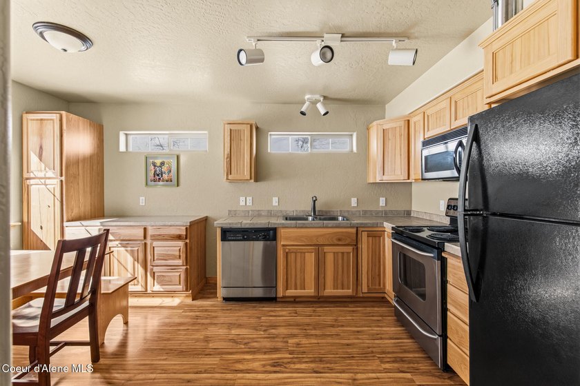 Welcome to The Elkhorn Lodge at Schweitzer Mountain Resort. Move - photo 6