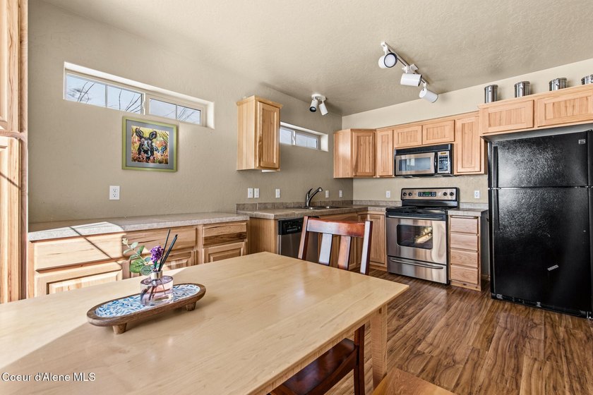 Welcome to The Elkhorn Lodge at Schweitzer Mountain Resort. Move - photo 7