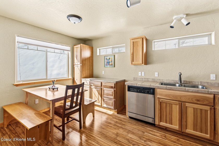 Welcome to The Elkhorn Lodge at Schweitzer Mountain Resort. Move - photo 8