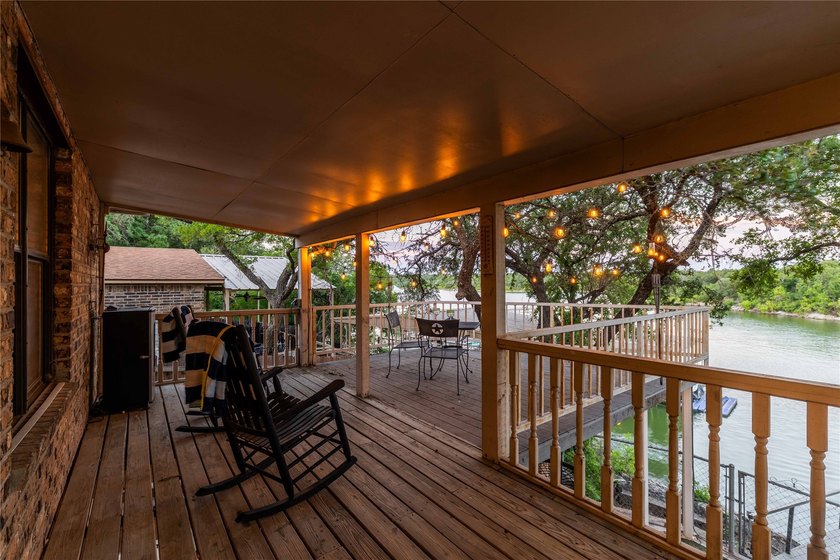 Highly desirable lakefront home on Mintons Draw at Lake - photo 29