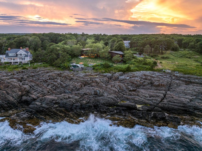 Welcome to Sea Haven, a breathtaking oceanfront estate where - photo 5