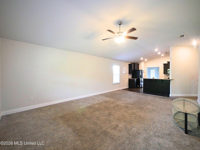 This beautifully maintained all-brick home, built just six years - photo 15
