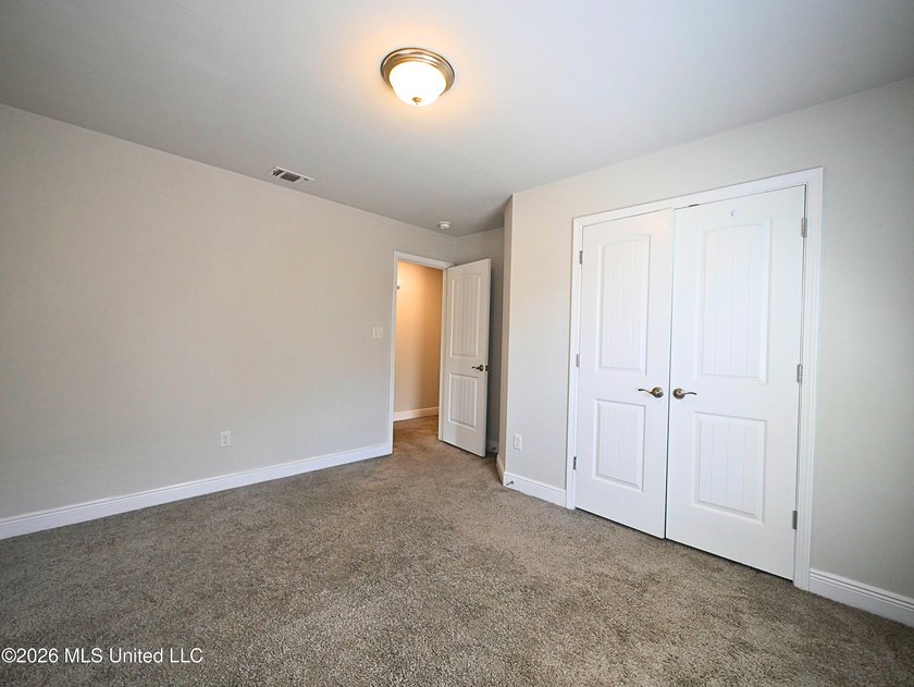 This beautifully maintained all-brick home, built just six years - photo 25