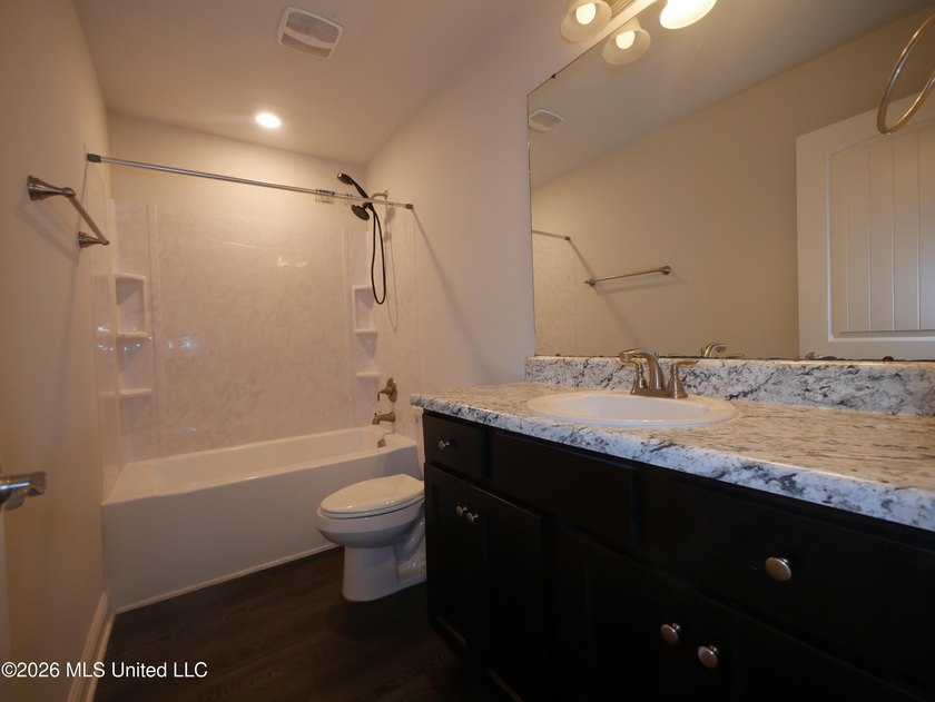 This beautifully maintained all-brick home, built just six years - photo 26