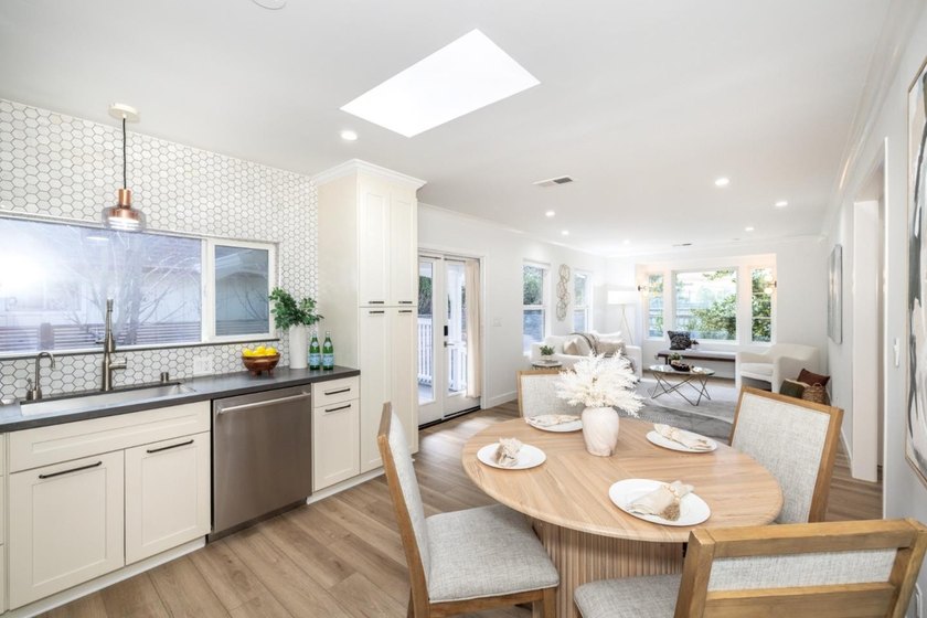 We are very pleased to present a truly unique residential - photo 12