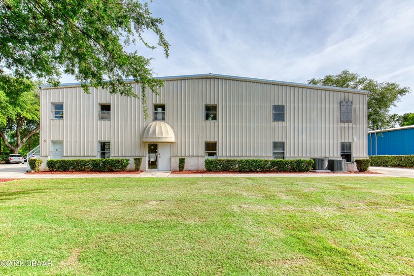 This offering consists of two adjacent warehouse buildings, each - photo 13