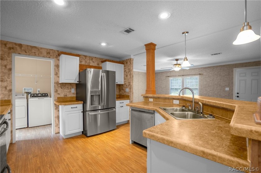AFFORDABLE, UPDATED &amp; MOVE-IN READY! Looking for space - photo 13